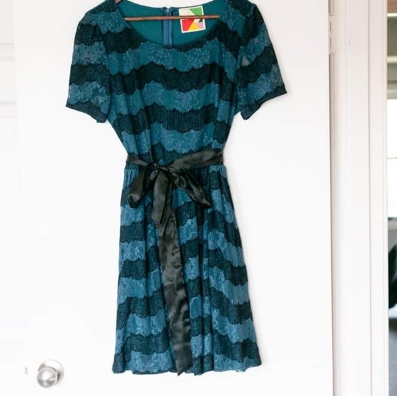 ModCloth Black and Blue Lace dress - Picture 5 of 9